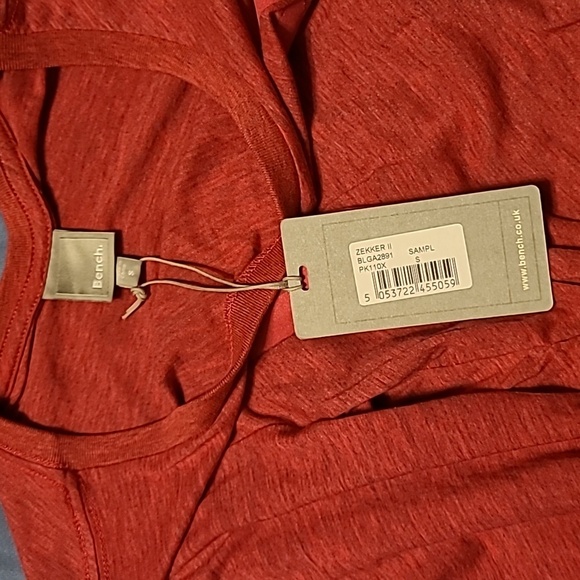Bench Women's small long sleeve t-shirt with ruched sides, logo, NWT - Picture 3 of 10